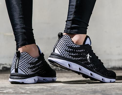 乔丹 XM1570262跑步鞋