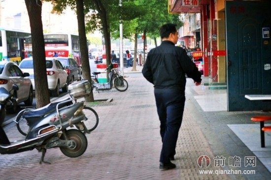 清华高材生当保安图片