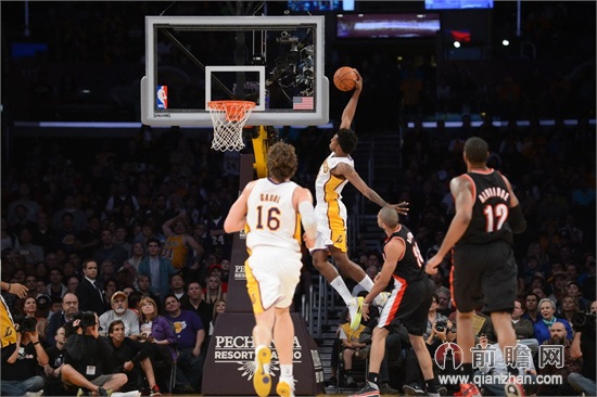 湖人vs开拓者:狂砍60分!湖人板凳狂徒差点玩死