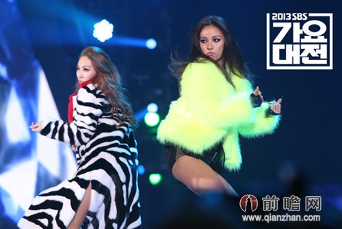 2NE1 CL携手李孝利 火辣唱响SBS歌谣大战2013