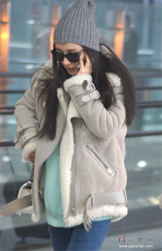  杨幂怀双胞胎 机场照显端倪 潮装现身疾步匆匆