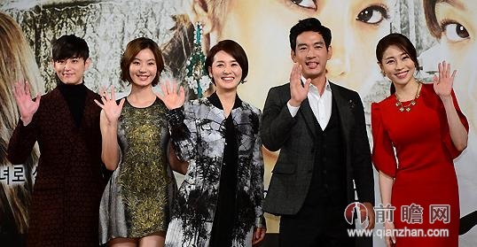 <em>天上女子</em>尹素怡霸气蛇纹短裙美艳动人(2)_前瞻