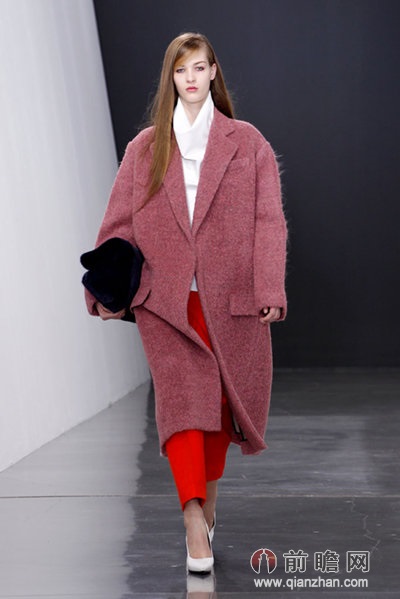 Big+Bang<em>权志龙G-Dragon+女装</em>男穿粉色大衣