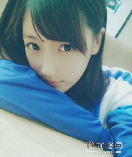 最美校服女生16岁高晴<em>美貌</em>智慧<em>女神</em>PK加籍华