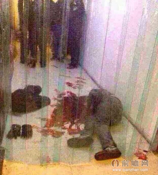 14岁男孩网吧杀父骗学费泡网吧 父亲劝上学起