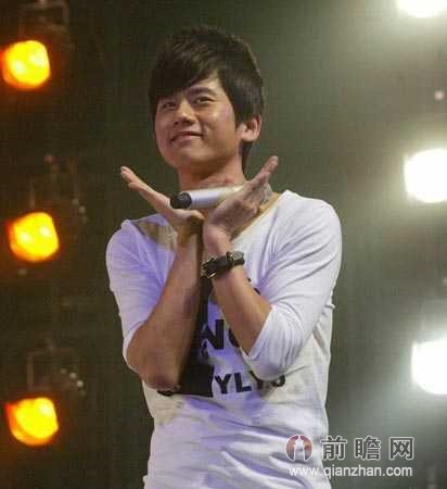 我是歌手第十期张杰忘词萌哭网友质疑中成长爱