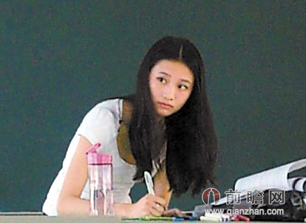 <em>美女</em>英语<em>老师</em>酷似刘诗诗