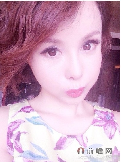 <em>央视女主播</em>穿肉色内衣惹关注 性感深V半<em>露</em>豪乳