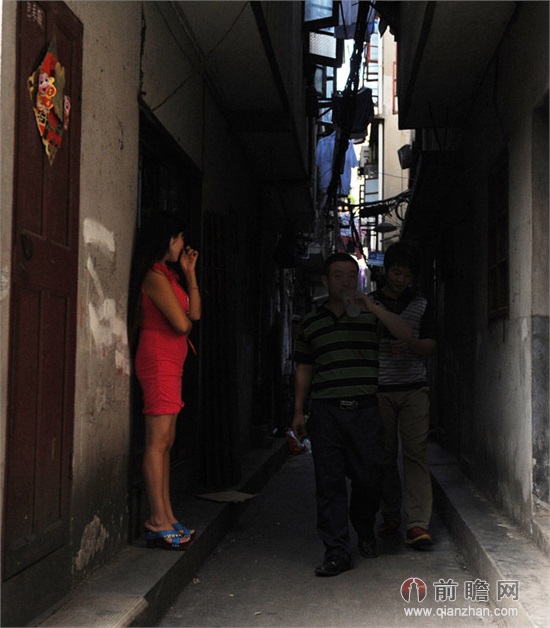 上海虹镇老街:繁华都市里的贫民窟 弄堂性工作