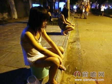 小伙<em>找不到工作</em>让19岁<em>女友</em>卖淫 为客人免费提