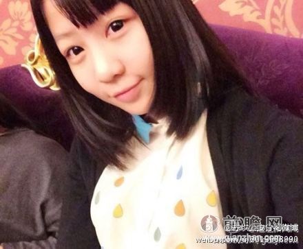 <em>翻跟头亲亲</em>湛江<em>包子妹</em>网络走红 各种场合无节