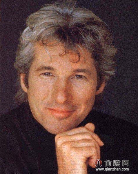 理查<em>头戴内裤</em>当街小便 一代性感男神首次饰演