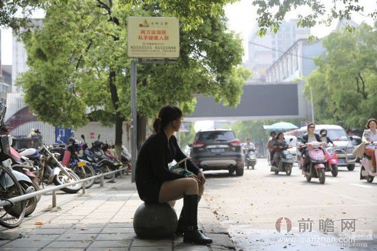 江西女子双性<em>40</em>年渴望<em>爱情</em> 欲动手术变<em>女人</em>找
