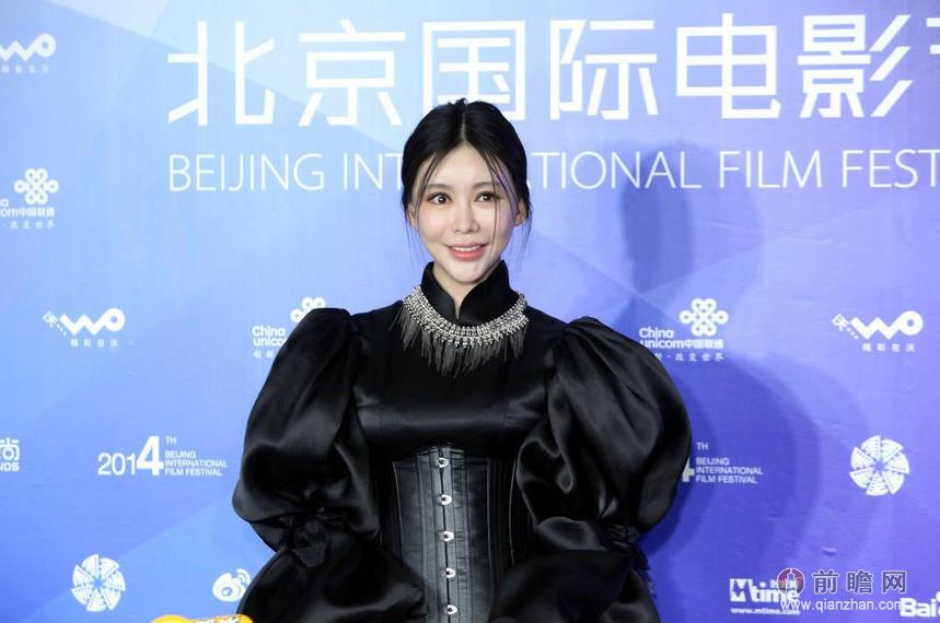 巩新亮整容失败恐怖大小眼亮相吓坏网友 酷似僵尸新娘