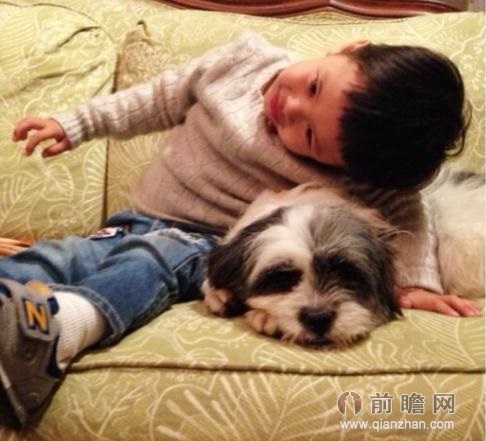 孙俪二胎<em>女儿</em>香港出生<em>儿子</em>神似邓超 网友送名