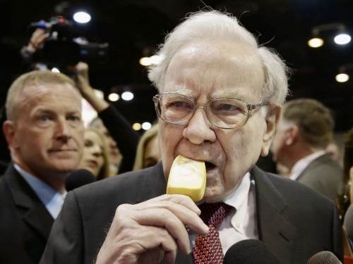 巴菲特:日赚超3亿元人民币 股神年过80宝刀未