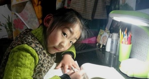 <em>女儿</em>抄作业被<em>父亲打死</em> 保安狼父勒绳吊打12岁