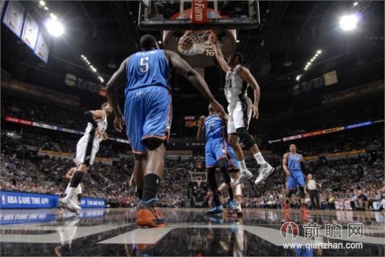 马刺vs雷霆35分狂胜:KD15分平历史最差遭维斯
