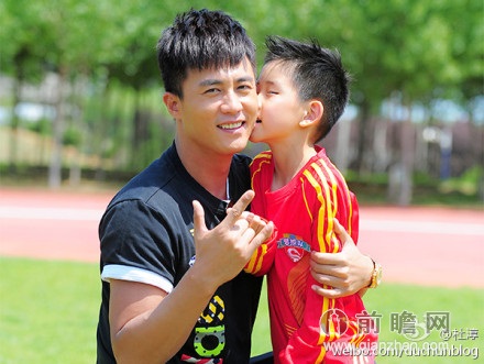 杜淳<em>生日</em>好友李晨贾乃亮集体逼婚 <em>女友</em>杨璐亮