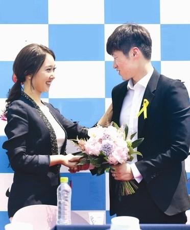 朴智星退役后与女友金敏智7月结婚揭秘亚洲第一球星成长史