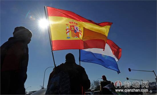 西班牙vs荷兰橙子军团大胜西班牙国家队 范佩