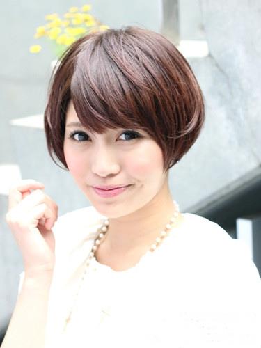 圆脸女生适合短发发型 小脸修颜甜美又可爱_皮皮网 圆脸女生适合短发发型 小脸修颜甜美又可爱