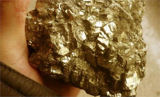 新疆发现价值400亿超大型金矿 多家黄金巨头争相欲开发