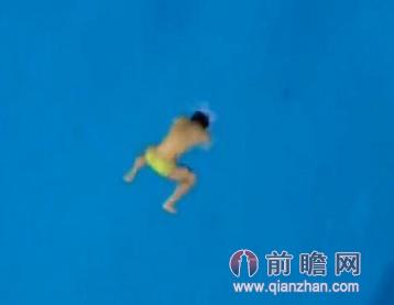 韩国跳水选手出现重大失误得0分 趴着入水网友调侃:蛤蟆功