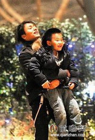 陈坤带儿子优优母亲聚餐 周迅叫优优儿子片段曝光