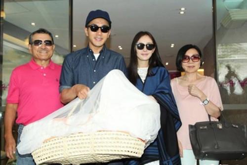 刘恺威自曝:小糯米已会站立 叫杨幂妈妈表情很痛苦