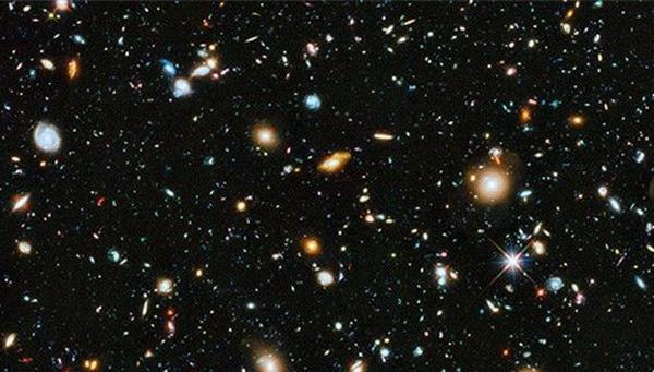 宇宙九大珍稀照片:超质量恐怖黑洞等于两千万