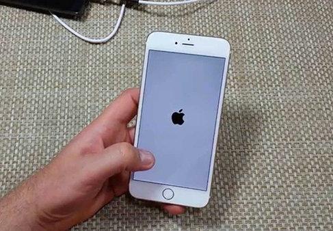 苹果6手机进水总是重启_苹果7怎么正常重启手机_苹果手机频繁自动重启