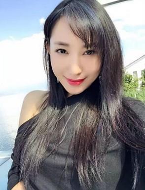 看中国足坛这些美女老总 各个都得竖大拇指