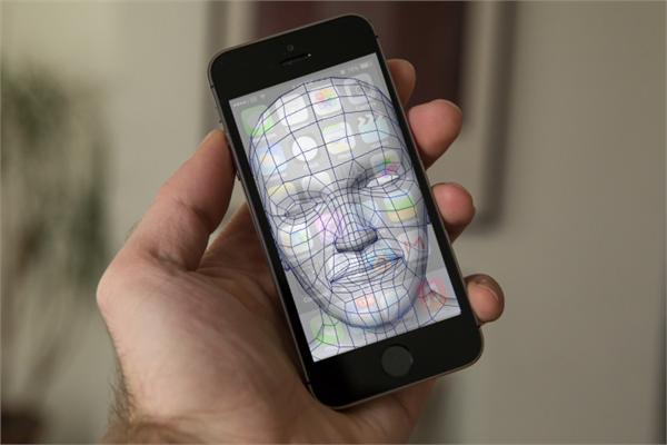 苹果测试3d脸部扫描识别 几百毫秒可解锁完胜指纹解锁