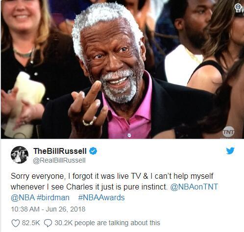 nba颁奖典礼拉塞尔竖中指被赞有个性隔壁世界杯坏小子被骂惨