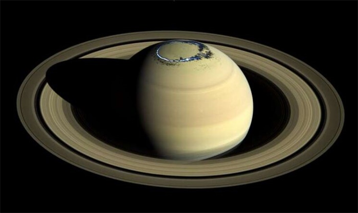 来自卡西尼号飞船的最后图片为揭开土星极光神秘面纱提供独特视角
