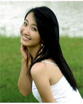 难怪女明星事业线都很深 *推荐  性别: 女 民族: 汉族 身高: 生日