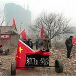 北京村民持刀抗强拆 称没有政府文件惨遭拆房