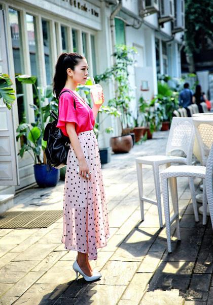 玫粉色长裙搭配什么上衣 20140708-282a5d876fe3ebc4_550x1300.jpg