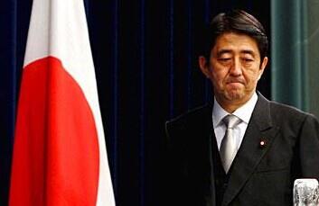安倍快把日本玩坏了