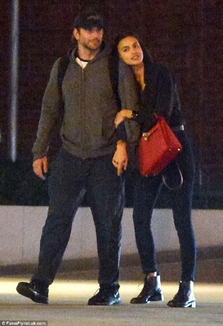 强！C罗前女友新欢竟是全球最性感男人 街头激吻照曝光