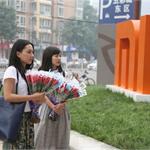 魅族美女小米总部送花示爱 李楠的营销不总是撕逼也玩合体？