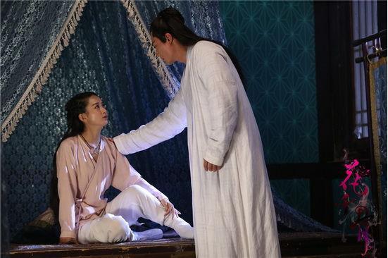 花千骨赵丽颖受惊霍建华彻夜守床 高冷尊上变暖男