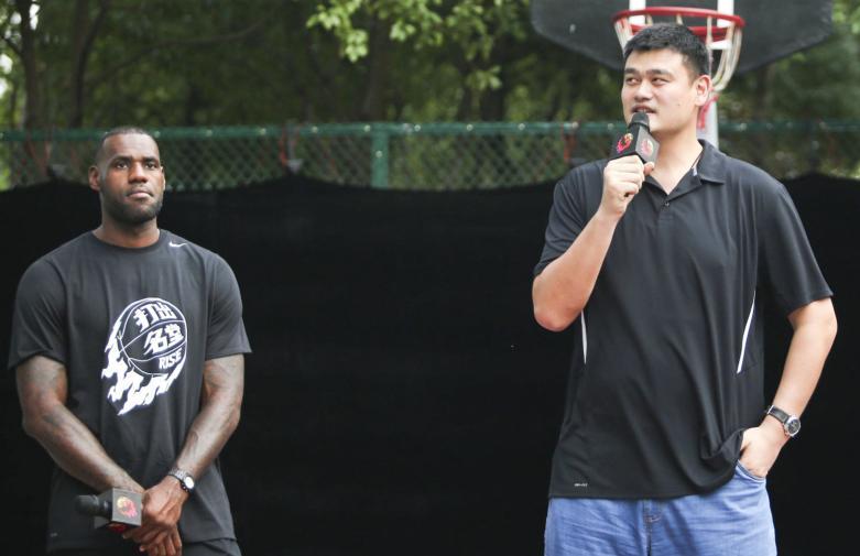 詹姆斯中国行上海站 与姚明出席活动