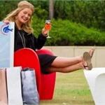 17岁少女中960万大奖 厌倦奢靡空虚返酒吧打工