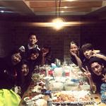 陈翔晒与何炅龙丹妮搞怪聚餐照 与<em>井</em><em>柏然</em>搂肩表情陶醉