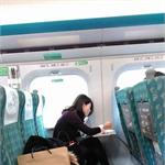 台湾女子高铁上连占10个座 称欧洲人也这样哭诉别人没同理心