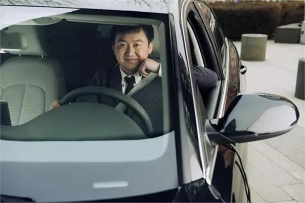 王小川自述：狐狸的子宫里为什么能长出狗?