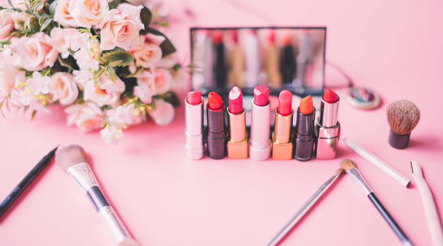 化妆刷新手攻略：我至少需要哪些必备刷子？