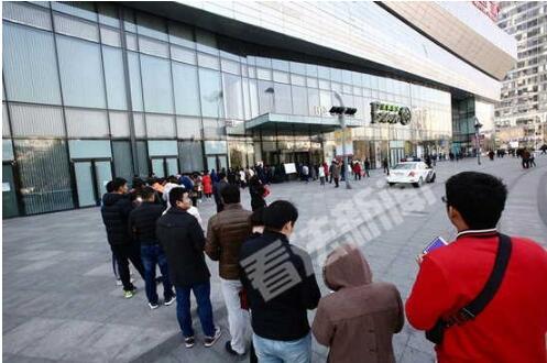 酷骑单车北京总部用户退押金排长龙 有人专程